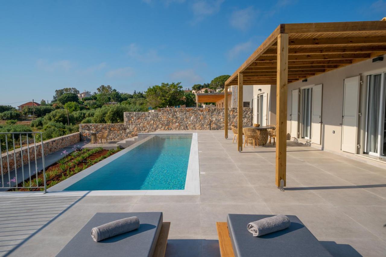 Summer Breeze Villa Tzamarelata Eksteriør bilde